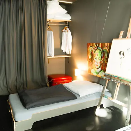 Zwei In Atelierwohnung