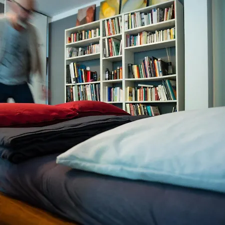 Zwei In Atelierwohnung * Köln